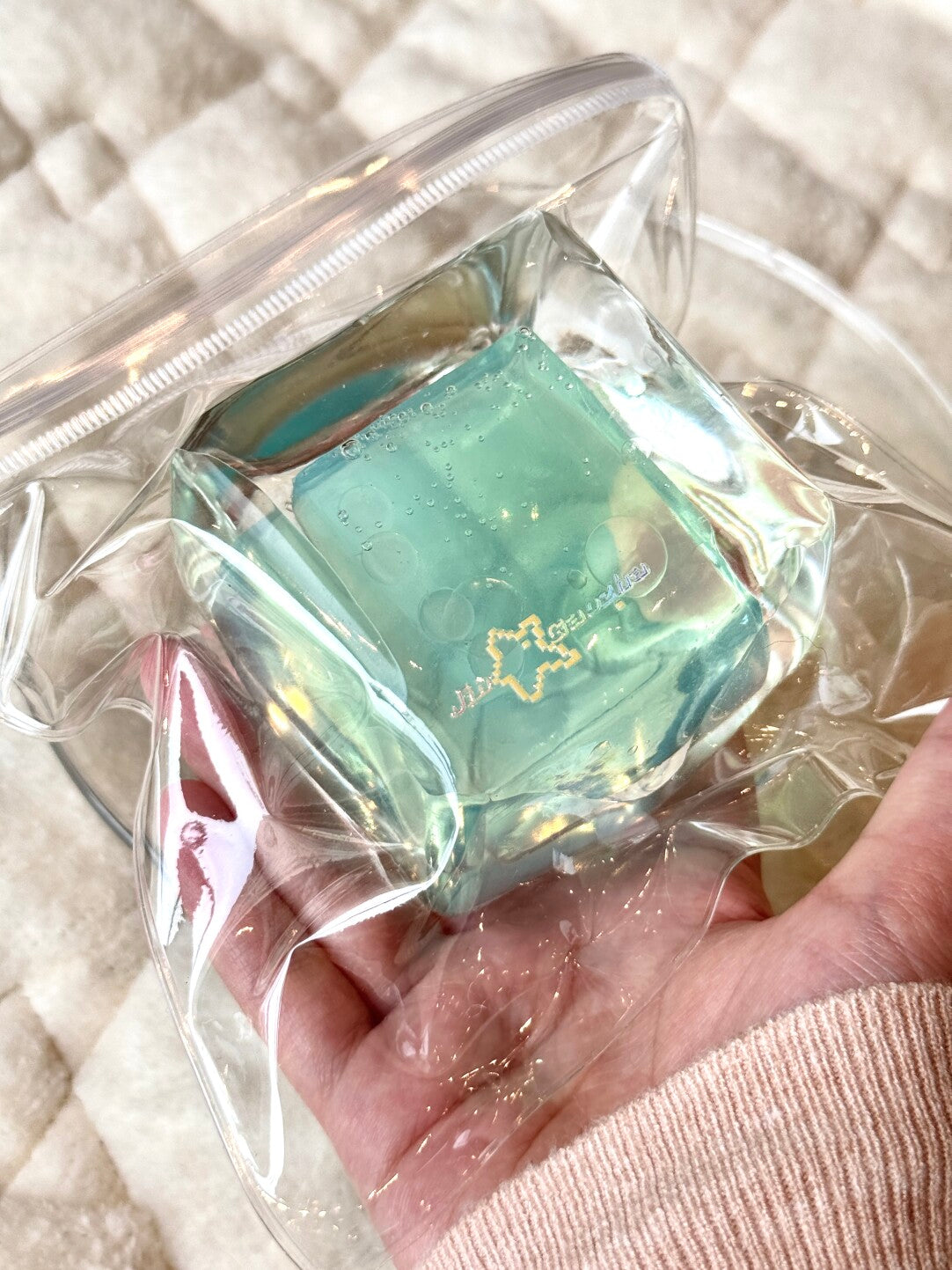 28f0b461-b773-40d6-a379-5c2d567764e9